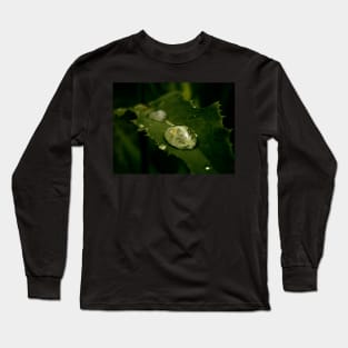 Drop of Water on a Leaf - macro photography Long Sleeve T-Shirt